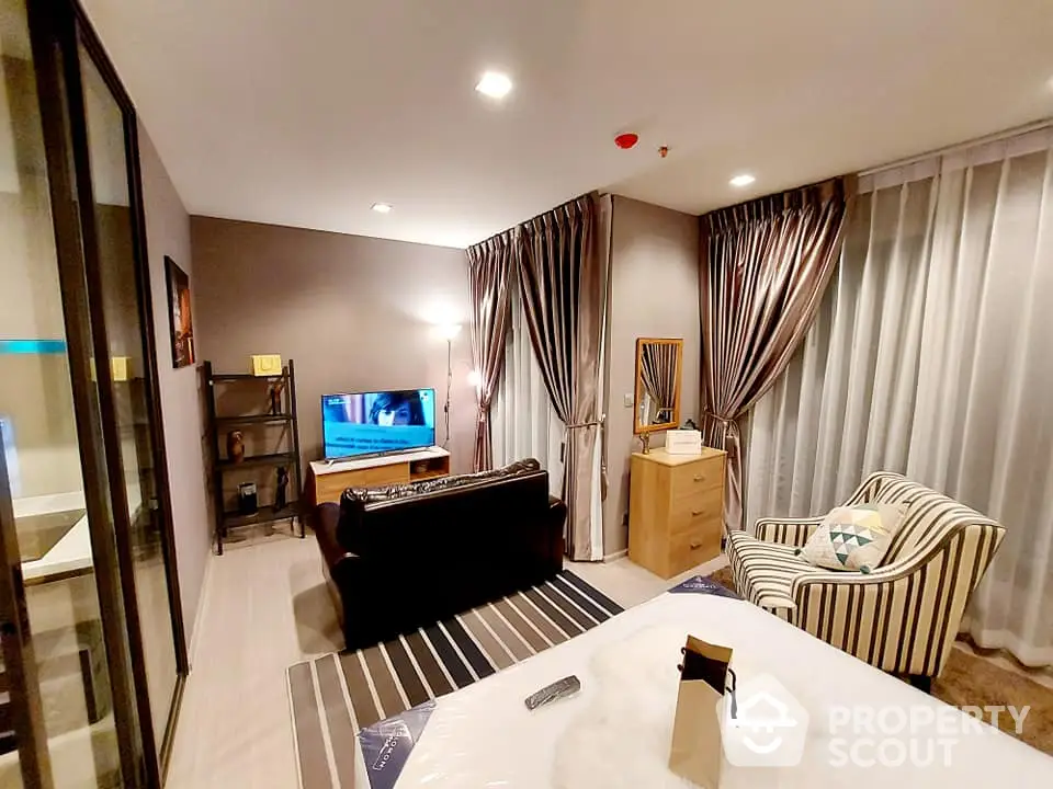 Fully Furnished 1 Bedroom Condo at Life Asoke Rama 9-1