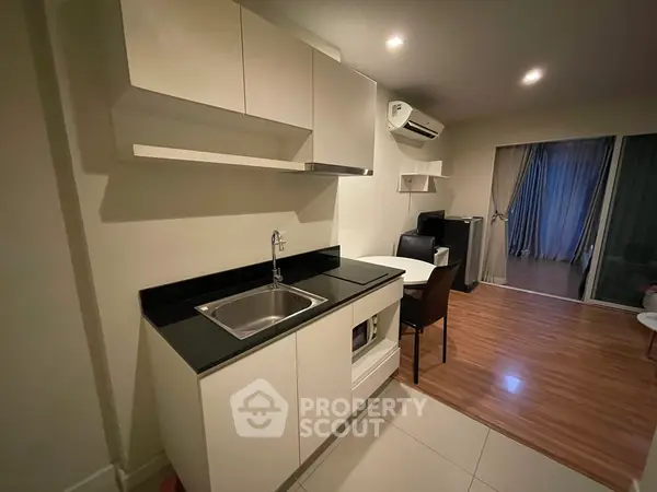 image_rental-8300892