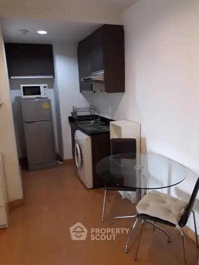 Fully Furnished 1 Bedroom Condo at The Address Sukhumvit 42-5