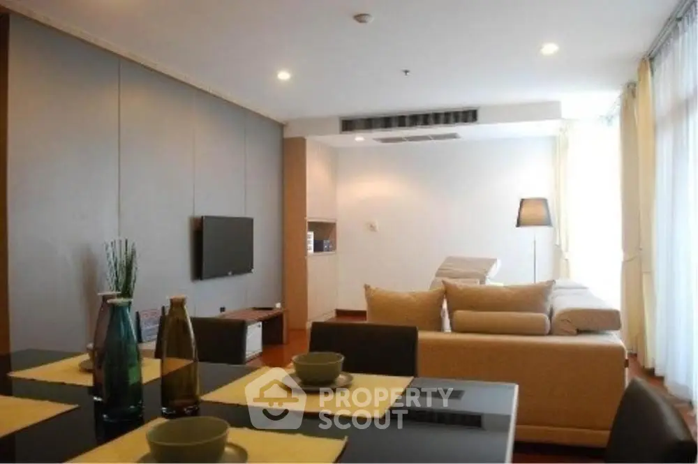  3 Bedrooms Condo at Grand Langsuan Condominium-5