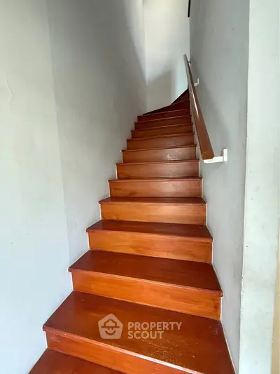 image_rental-27733846