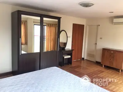  1 Bedroom Apartment at Lin Court-5