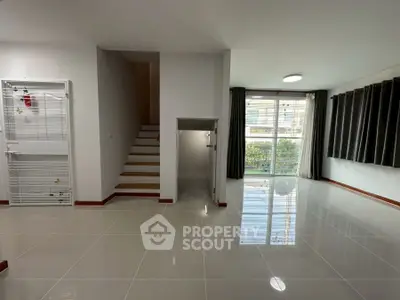 image_rental-29230597