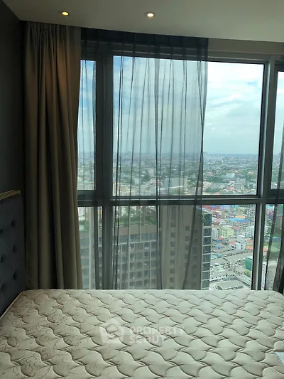 1 Bedroom Condo at Sky Walk Phra Khanong-2