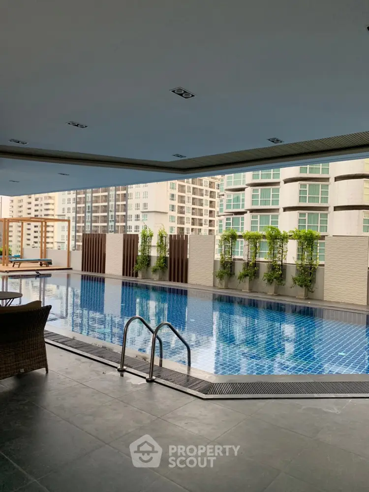  1 Bedroom Condo at Sukhumvit Suite-1