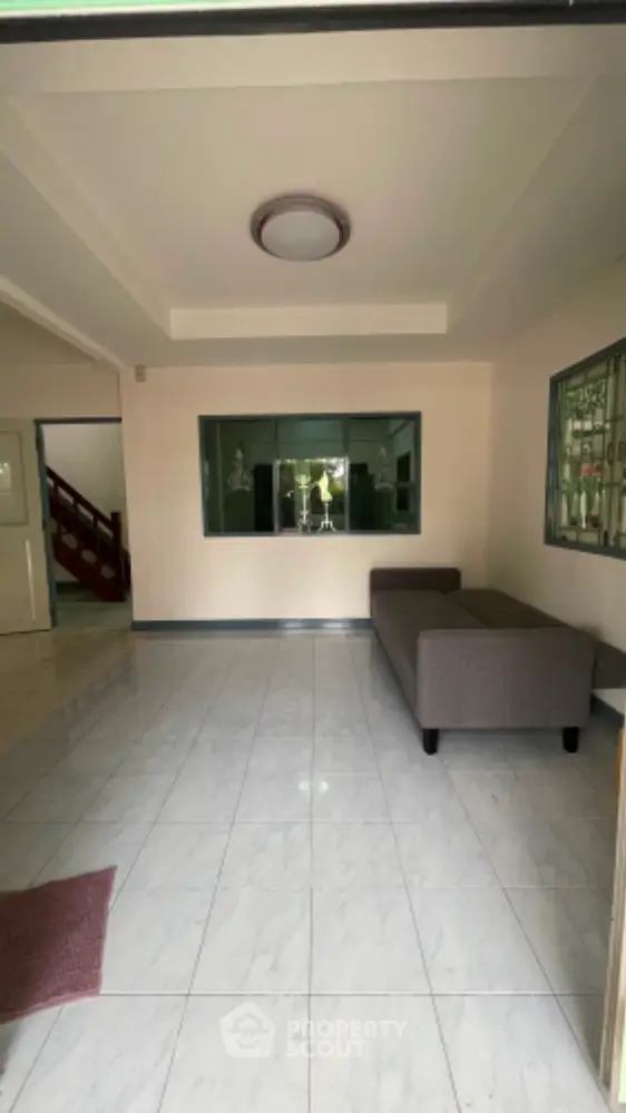 image_rental-12082340