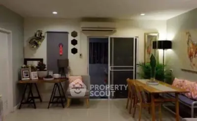 Fully Furnished 4 Bedrooms Townhouse -5