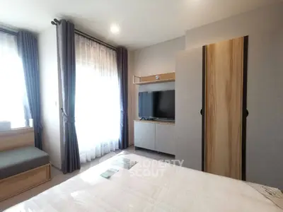 Fully Furnished 1 Bedroom Condo at Life Sukhumvit 62-4