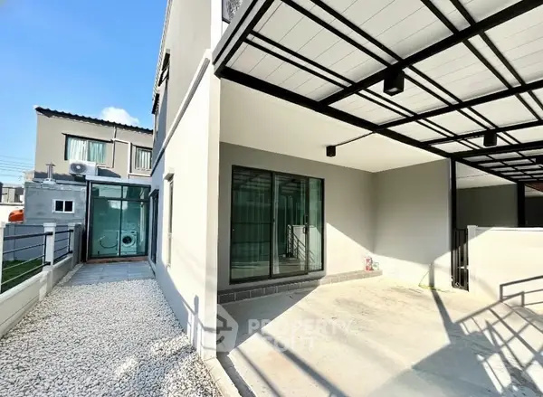 image_rental-28384831