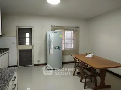  3 Bedrooms Condo -3