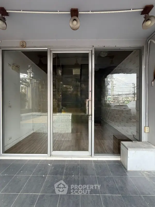 image_rental-30510489