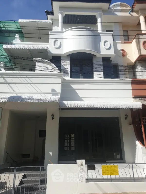 image_rental-12684897