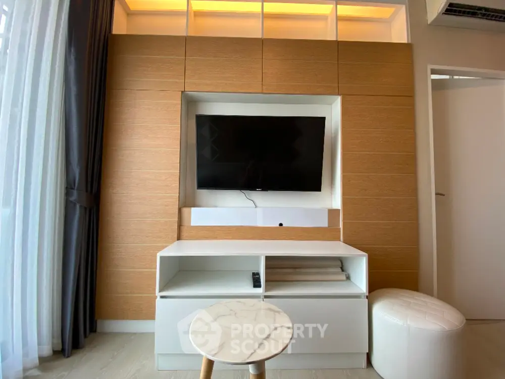  1 Bedroom Condo at The Niche Pride ทองหล่อ เพชรบุรี Livingroom