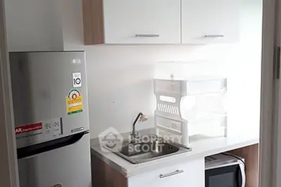 Fully Furnished 1 Bedroom Condo at The Tree Rio Bang Aor Station Kitchen