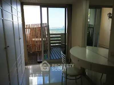  2 Bedrooms Condo -5