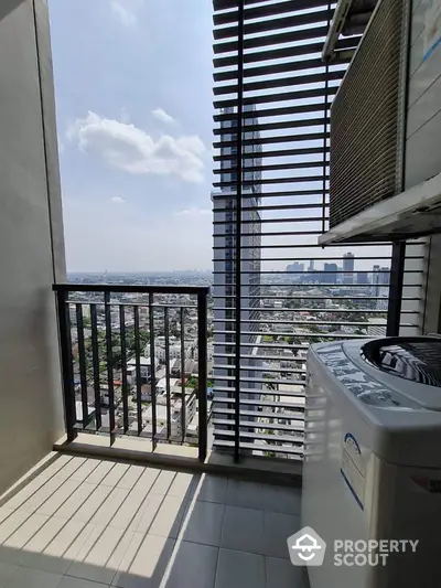 Fully Furnished 1 Bedroom Condo at Blocs 77-4