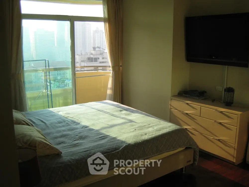  2 Bedrooms Condo at Sukhumvit City Resort Condominium-1