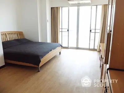  3 Bedrooms Condo -4