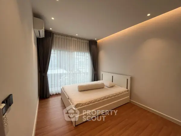 image_rental-30740073