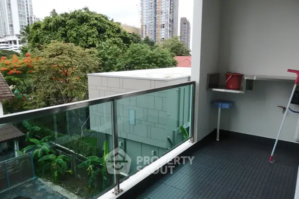 คอนโด 2-ห้องนอน ที่ ทรีคอนโดเอกมัย ใกล้ BTS เอกมัย