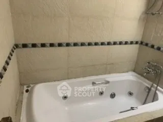  1 Bedroom Condo at Supalai Place Sukhumvit 39-2