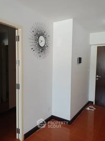  2 Bedrooms Condo at Max Condominium Vibhawadi-4