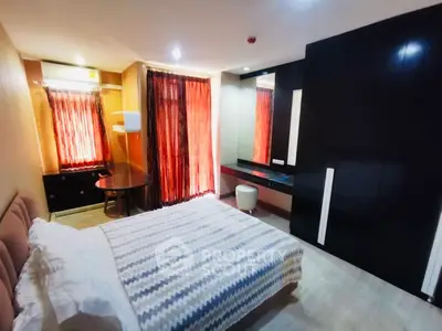 Fully Furnished 1 Bedroom Condo at Klang Krung Resort Ratchada 7 Bedroom