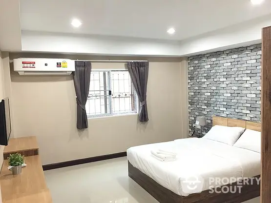 Fully Furnished 3 Bedrooms Apartment at สบายดี-10