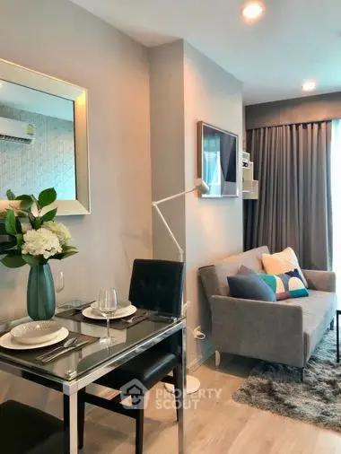 Fully Furnished 1 Bedroom Condo at Ideo Mobi Charan Interchange Livingroom