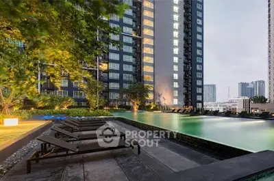 Luxurious high-rise apartment with stunning pool and city view