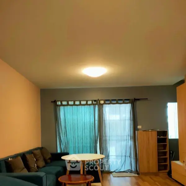 image_rental-6303413