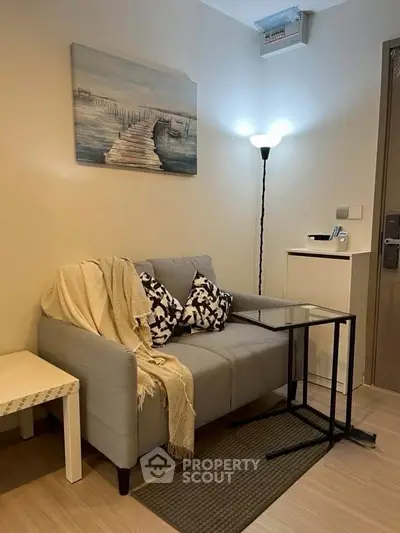 Cozy living room with modern decor and stylish furniture, perfect for relaxation and comfort.