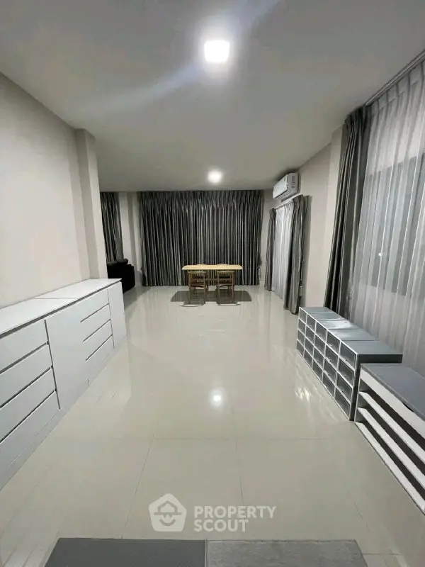 image_rental-23528142