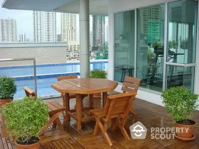  2 Bedrooms Apartment at Y O Place-3