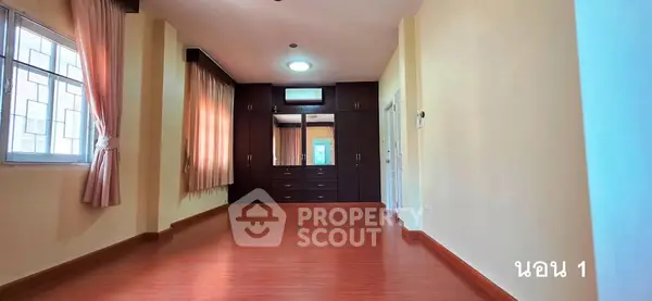 image_rental-26096077