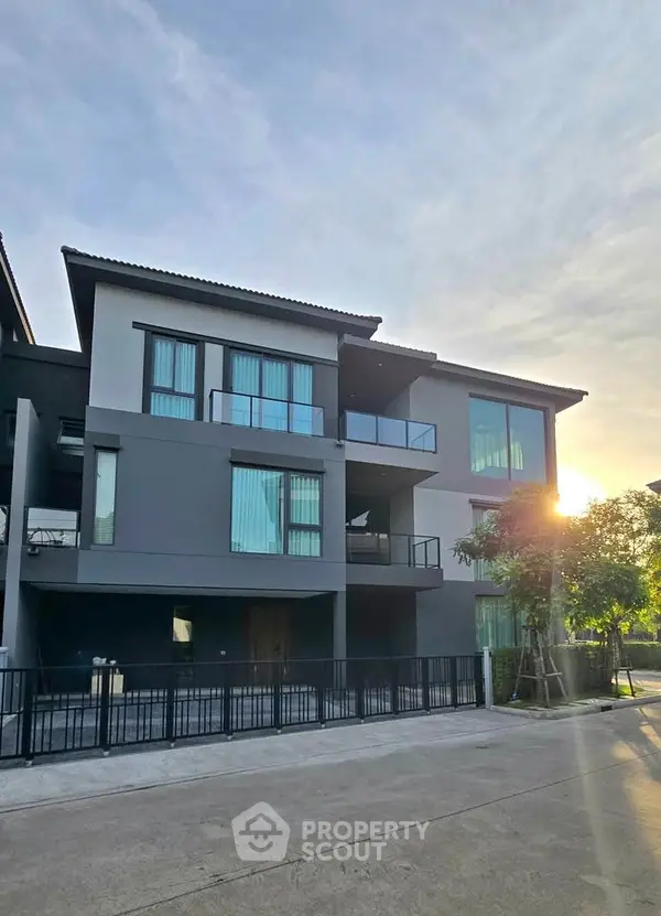 image_rental-30680362