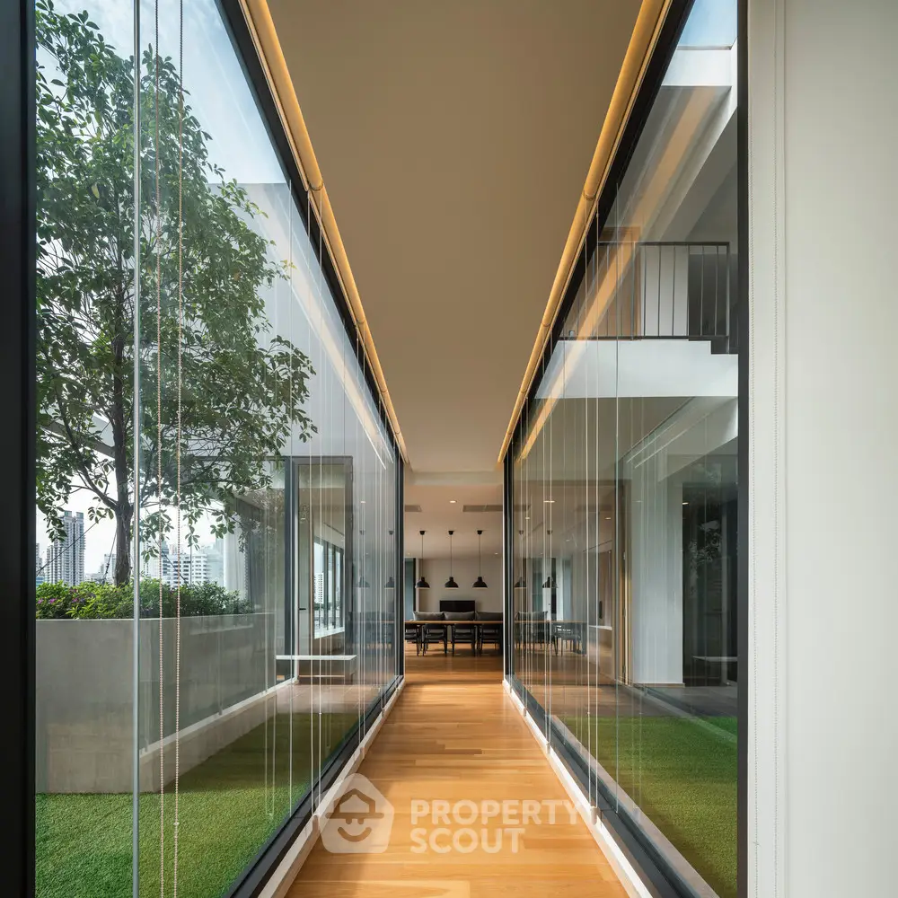  4 Bedrooms Condo -1