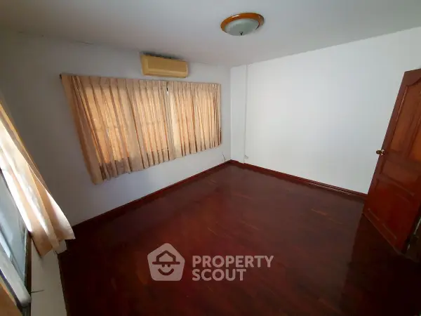 image_rental-29881736