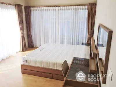  2 Bedrooms Condo -2