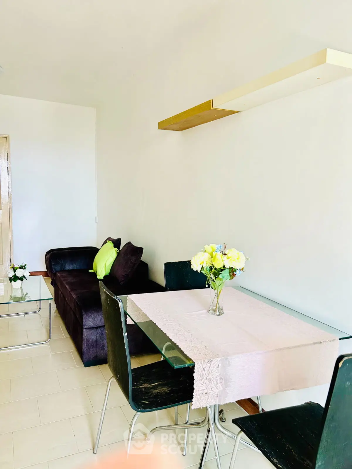 Bright living room with modern furniture and elegant decor