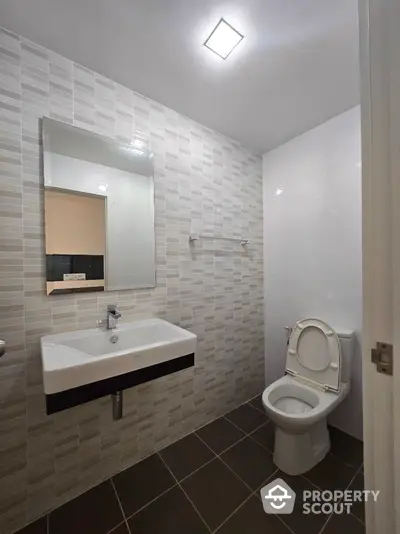 Modern bathroom with sleek design and contemporary fixtures