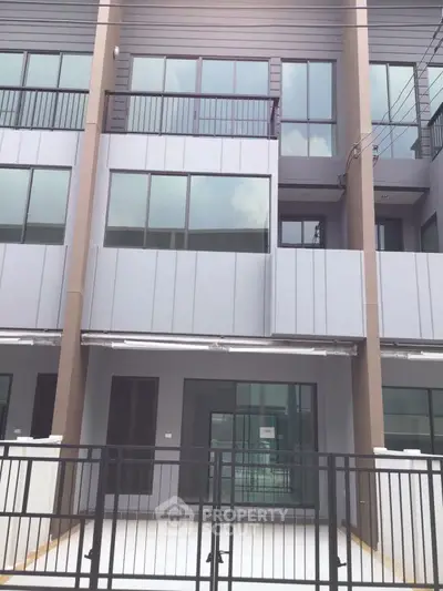 image_rental-29679451