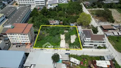 Prime real estate land plot in urban area with development potential