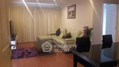 Fully Furnished 2 Bedrooms Condo at Lumpini Ville Ramkhamhaeng 44 Livingroom