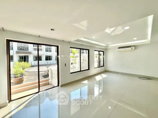 image_rental-30437690