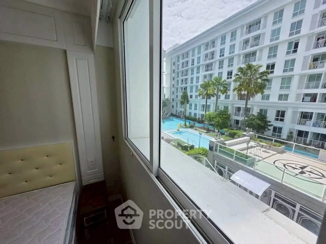 Bright apartment with pool view and modern amenities
