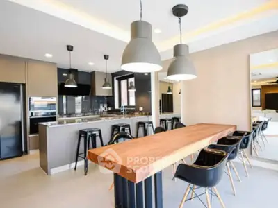 Screenshot 2568-11-17 at 21.56.12.jpg