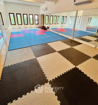 Screenshot 2569-01-20 at 21.21.48.jpg