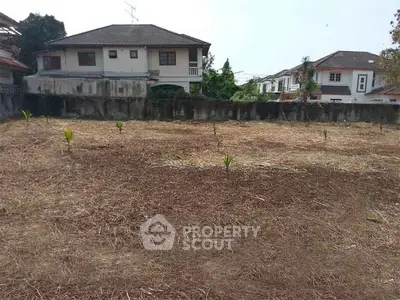 Vacant land plot in residential area with potential for development