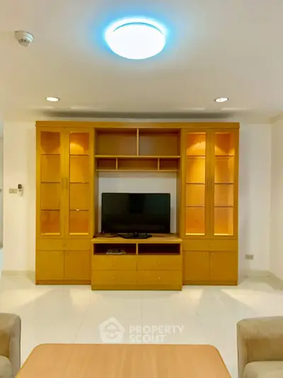  2 Bedrooms Condo at Supalai Place Sukhumvit 39-4